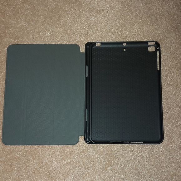 Burn Book Tablet Case - Pink - Picture 4 of 4